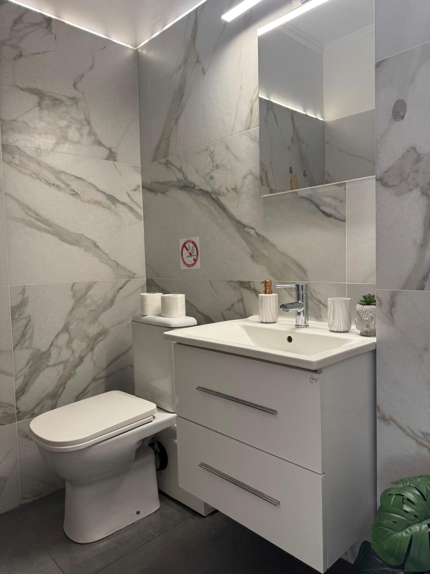 Afrodite Central Apartment By Vpn Atena Exterior foto
